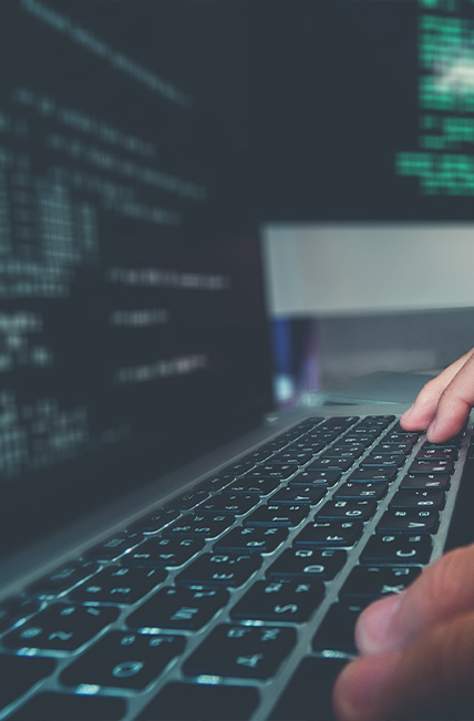 Programista WebInspiracje podczas tworzenia nowoczesnej strony internetowej